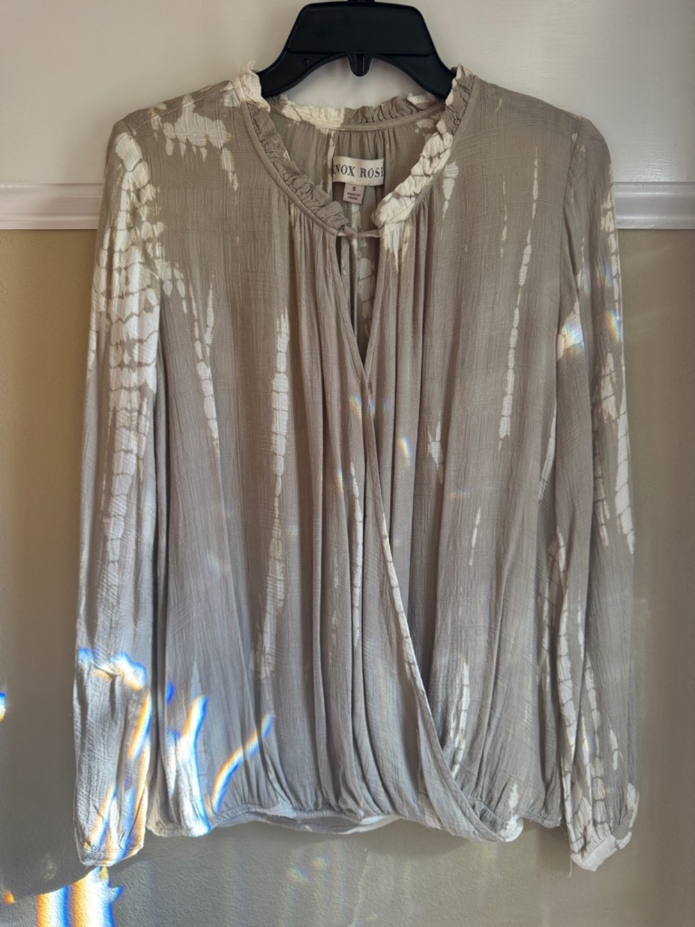 Knox Rose Taupe and‎ White Tie-Dye Wrap Blouse